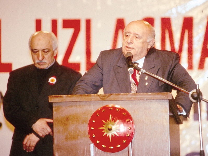Suleyman Demirel addressing in the meeting 'Hand in Hand towards to a Happy Tomorrow' in 1996