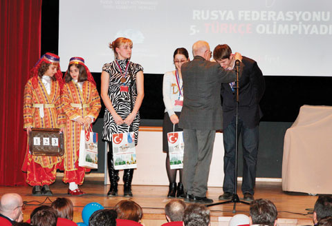 Russian Ministry of Education awards Turkish teacher honorary medal