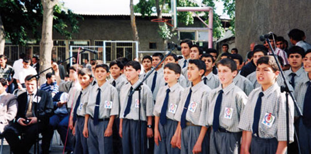 Önden giden atlıların ilk durağı