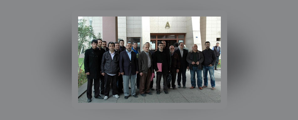 Başbakan'a Hizmet'e hakaret davası açtılar