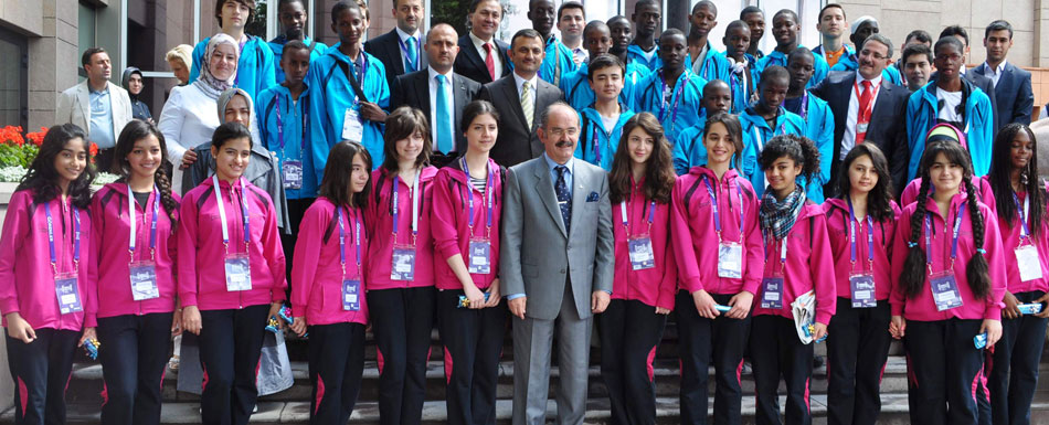 Büyükerşen Türkçe Olimpiyatları’na sahip çıktı