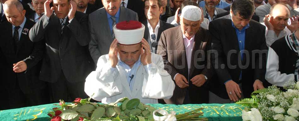 Eğitim gönüllüsü Necdet Doğanata'yı binler uğurladı