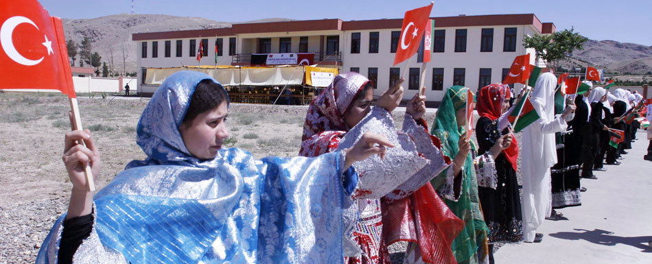Devlet, o okulları kötülemek yerine korumalı!